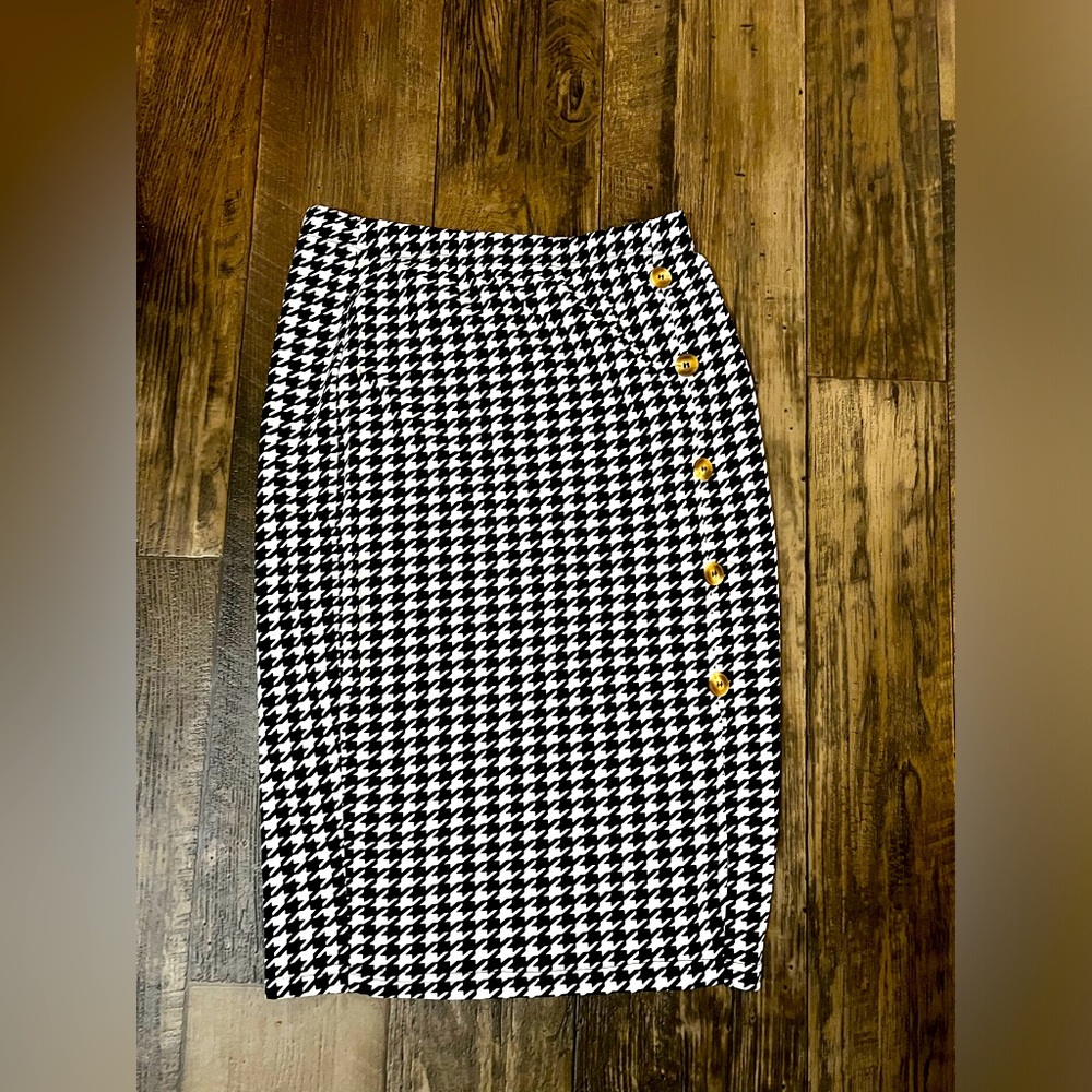 Black & White checkered pencil skirt!